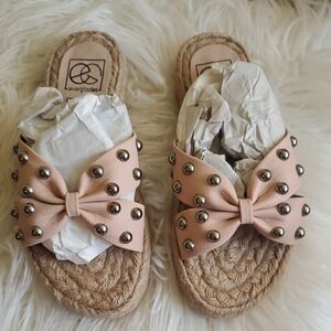 Everglades Sandals Size 6 NWOB